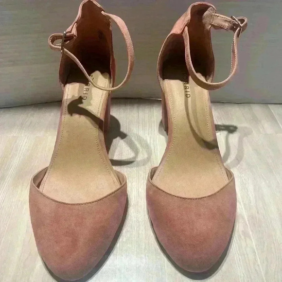 TORRID Mauve Pink Suede-Like Block Heel Ankle Strap Almond Toe Size 10 W - Picture 4 of 7